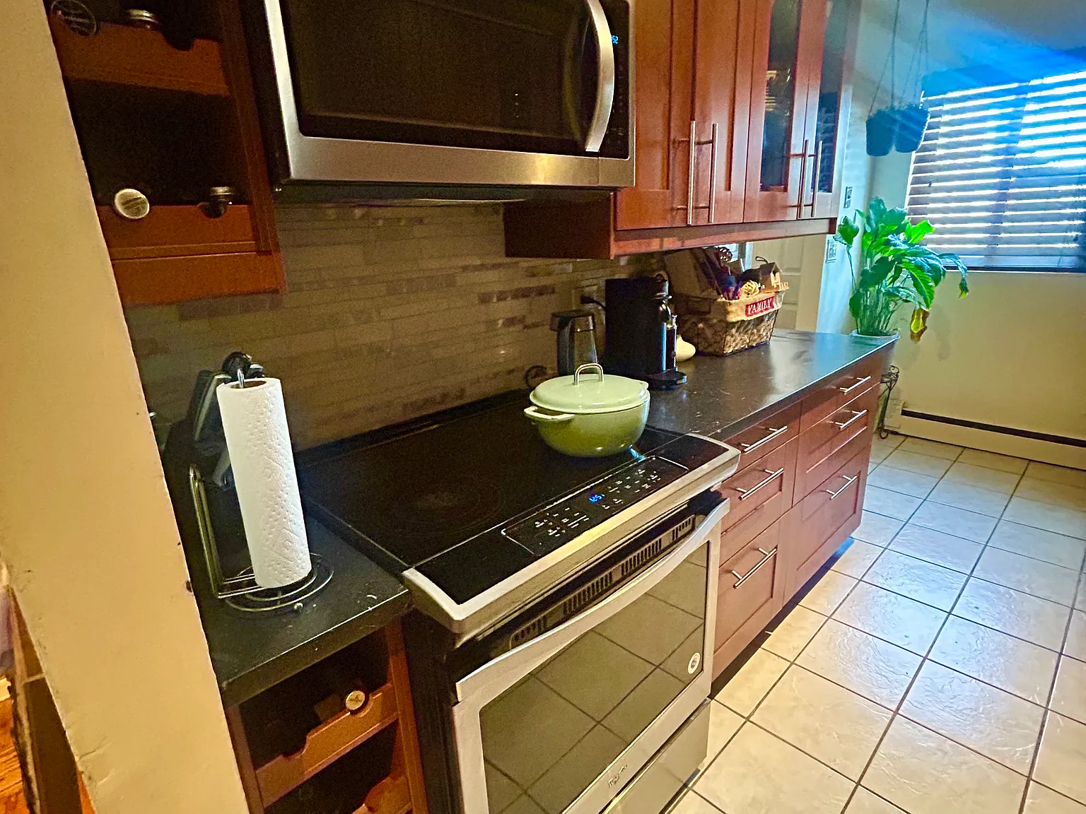 150 Glenwood Ave — Photo 3