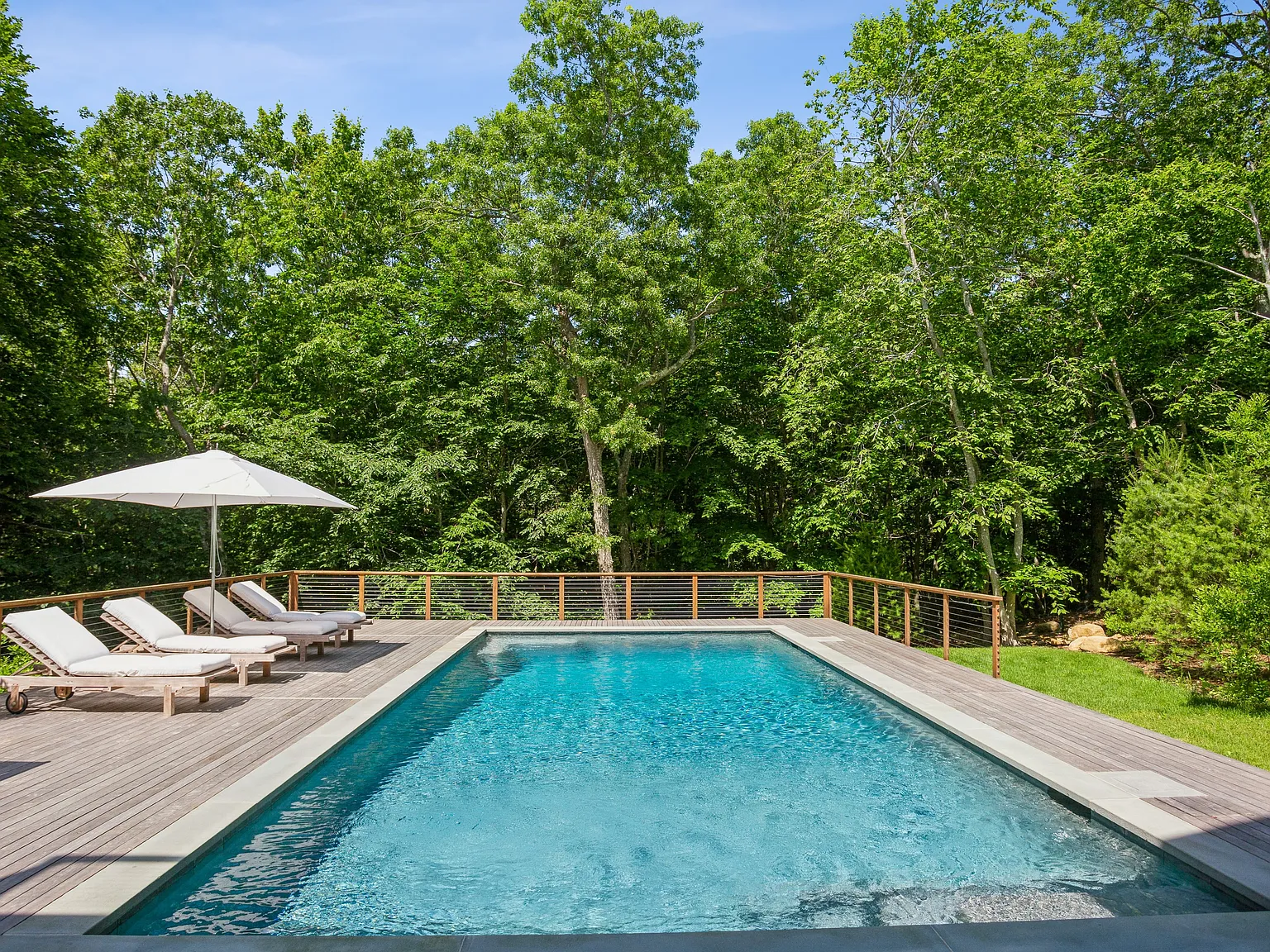 Recently Built and Furnished Five bedroom with Waterviews. — Photo 4