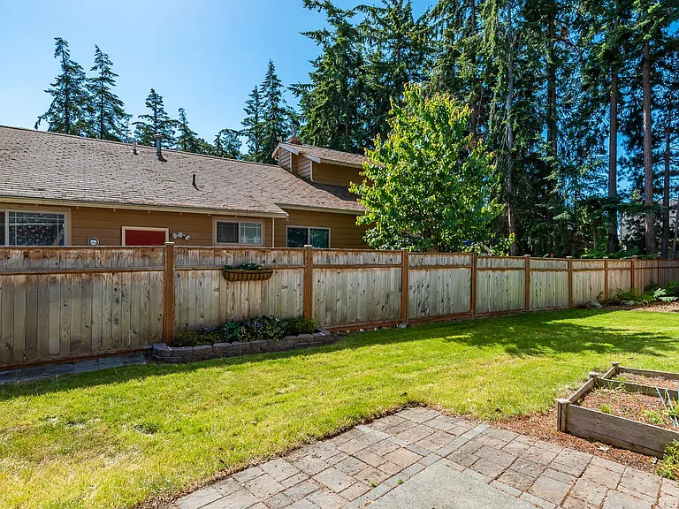 899 SW 13th Ave — Photo 34