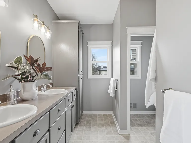 8886 Stonepoint Ct — Photo 19