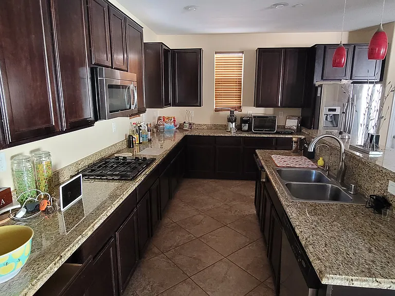 3213 Sisley Garden Ave — Photo 8