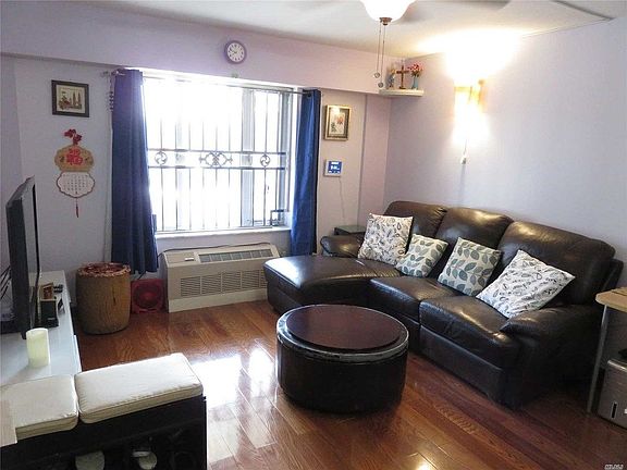4th image of 6434 Grand Central Pkwy APT 1F