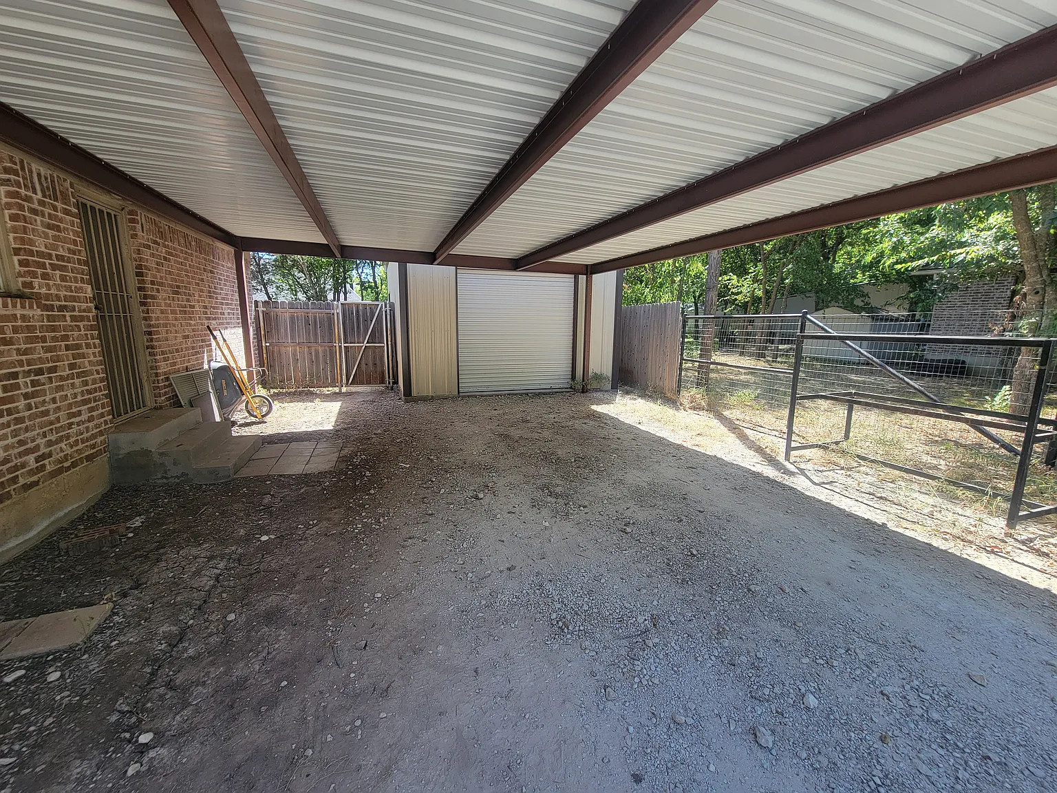 3 bed, 1613 sqft, $2,000 — Photo 2