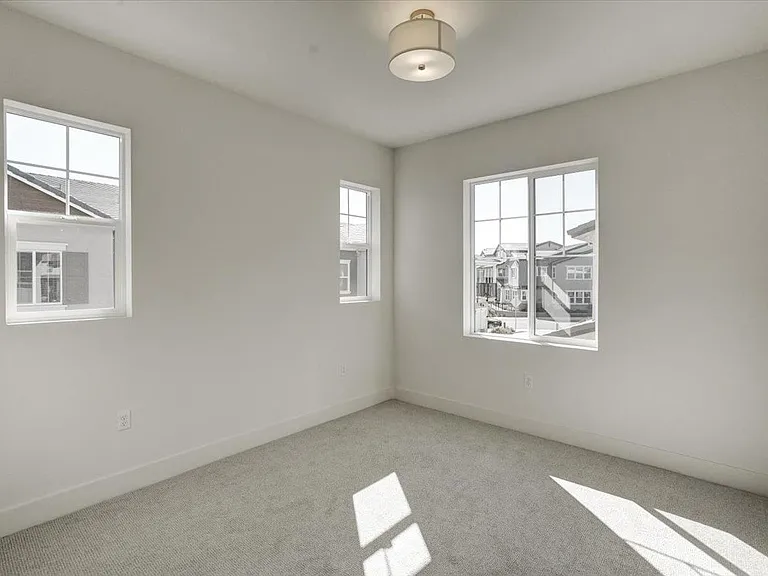 12101 Almeria Way — Photo 12