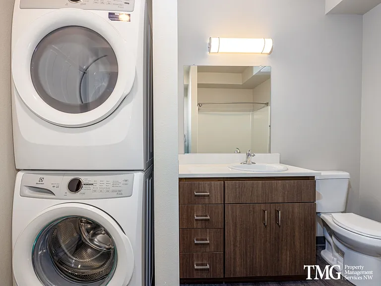 Market Village Apartments — Photo 16