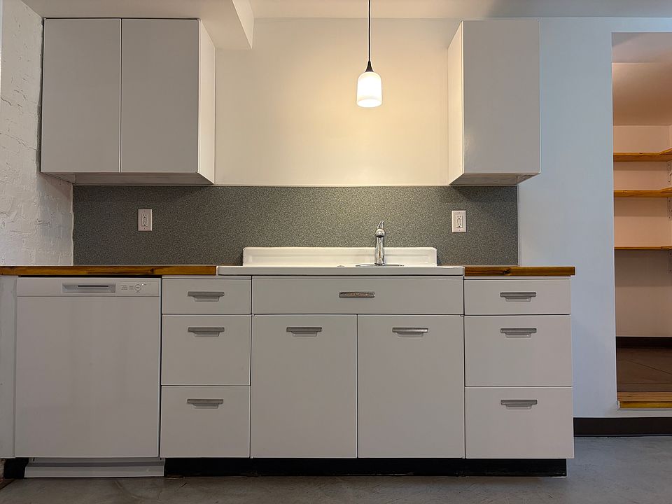 1st image of 1530 S 4th St #3