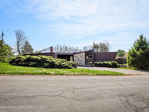 2nd image of 32 Lynette Boulevard