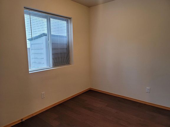 4th image of 22238 Lydia Way NE