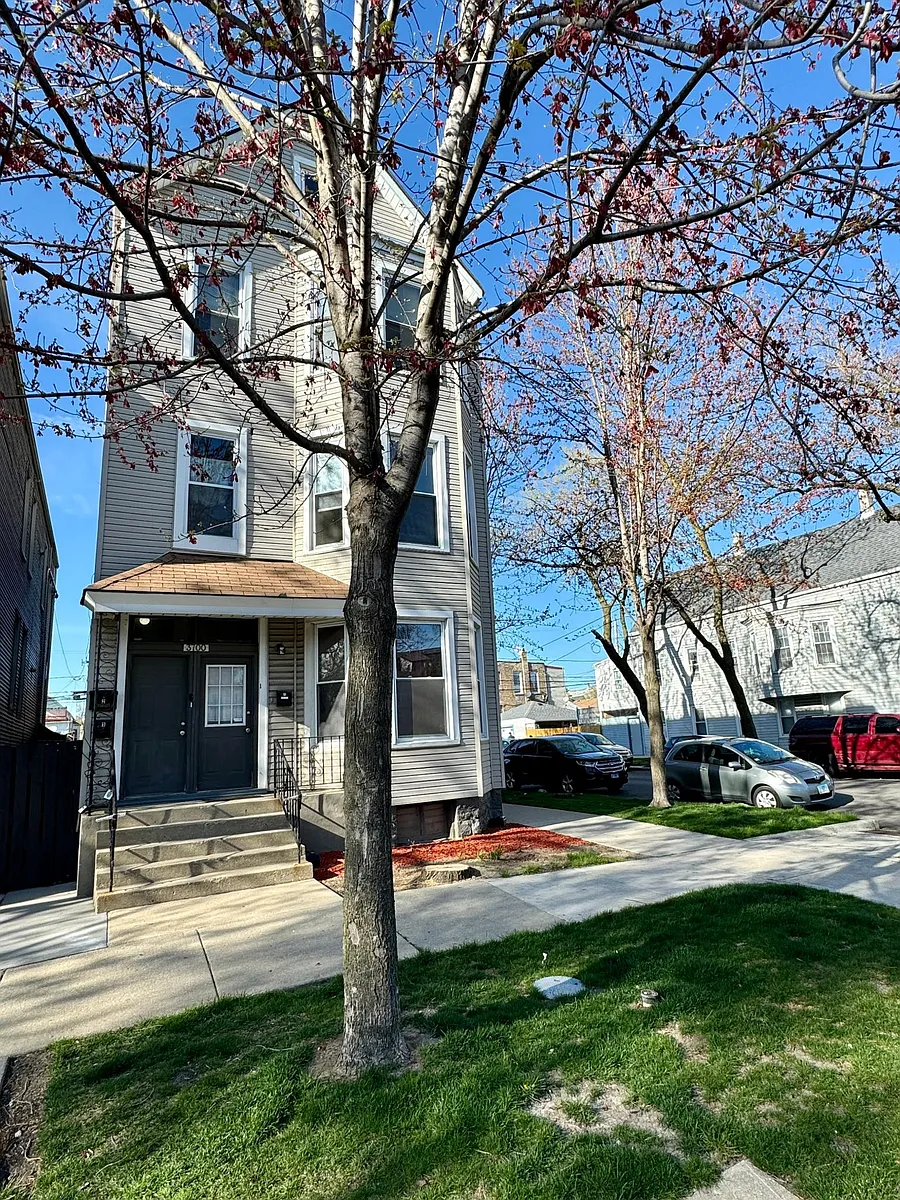 Building Photo - 3700 W McLean Ave #3