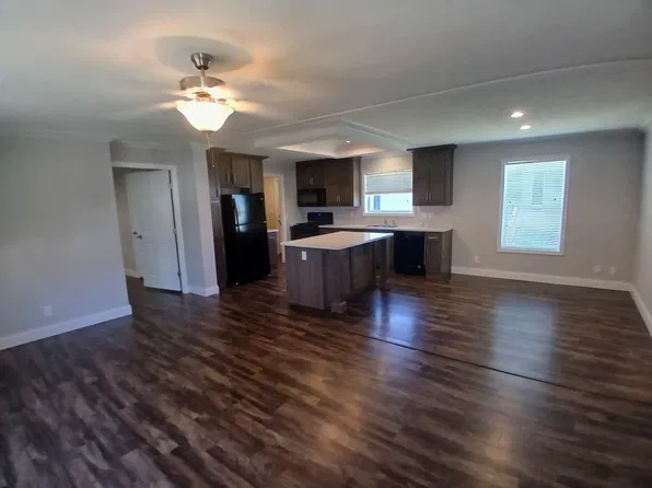 2201 E Macarthur Rd #D-05, Wichita, KS 67216