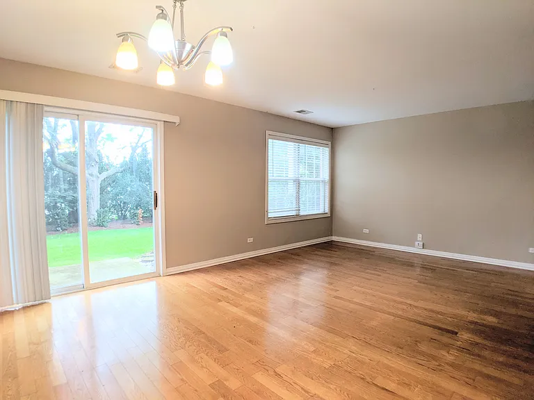1504 Thornfield Ln — Photo 10