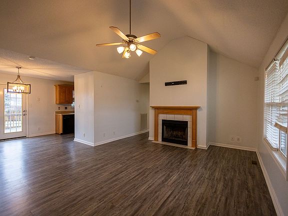 2nd image of 1283 Meredith Way