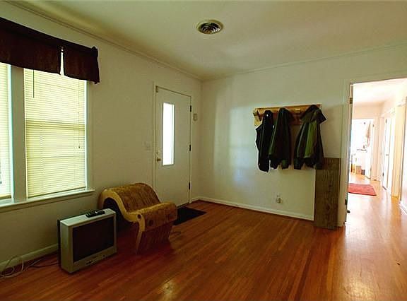 4th image of 5129 Cochran Dr