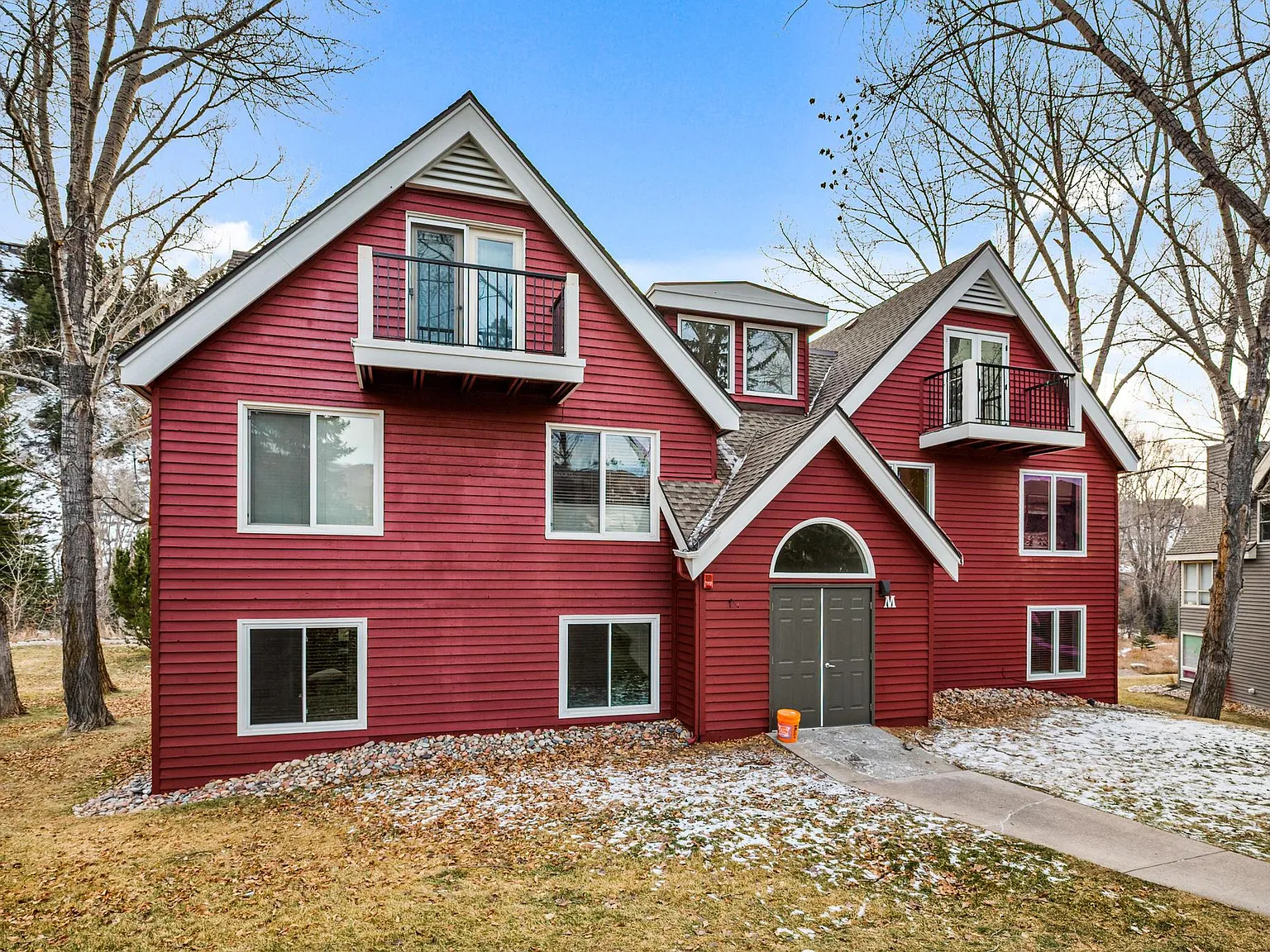 3 bed, $4,800 — Photo 2