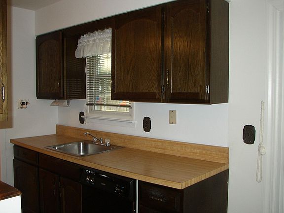 4th image of 12 Federal Ln