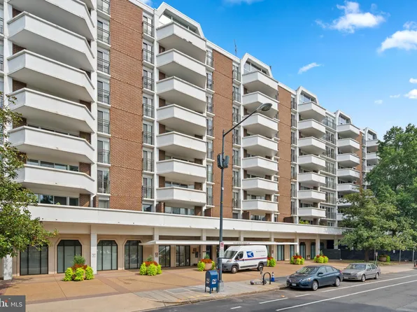 700 7th St SW APT 215, Washington, DC 20024