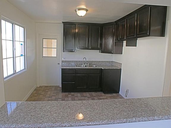 3rd image of 14248 Los Angeles St
