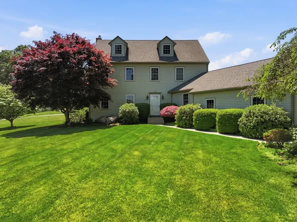 17 Stoneybrook Rd, North Grafton, MA 01536