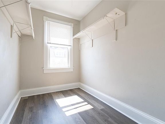 4th image of 208 Poplar Ave #C