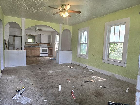 3rd image of 504 Maple Street