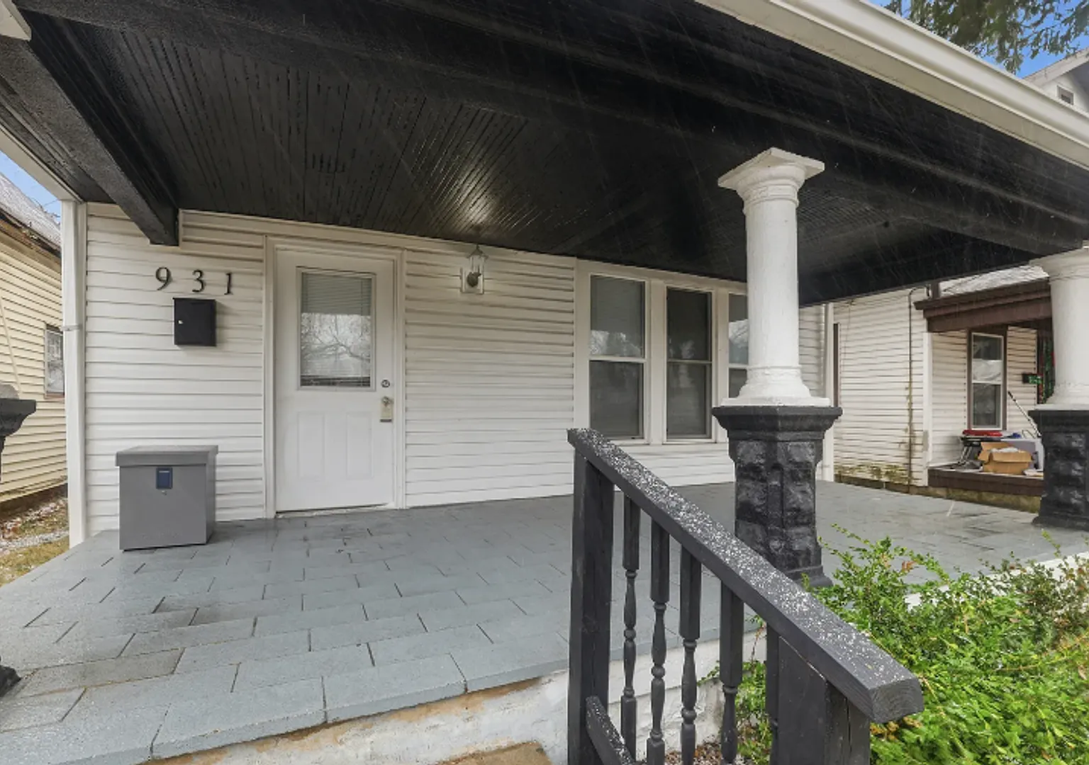 Large 2 Bedroom Home — Photo 4