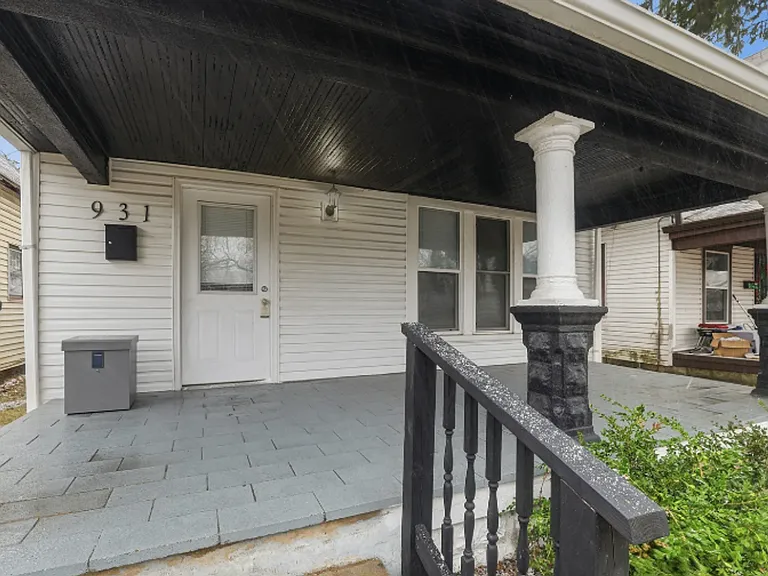 931 N Oakland Ave — Photo 4