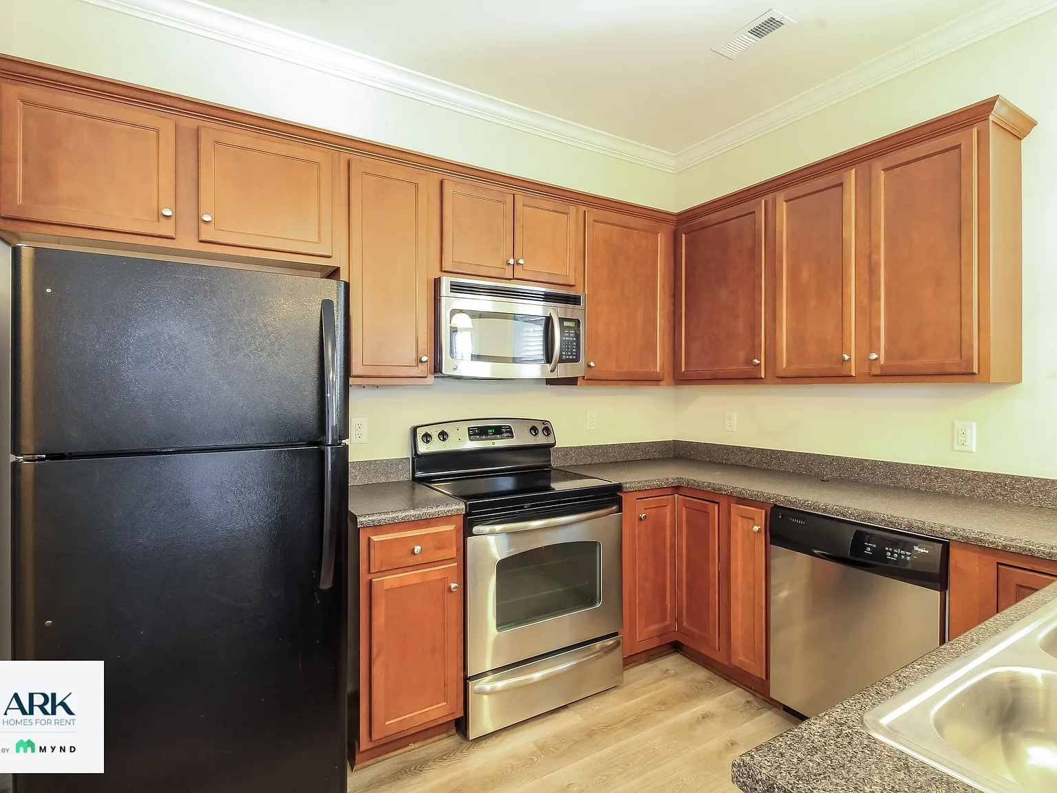 3 bed, 2.5 bath, 1564 sqft, $1,715 — Photo 4