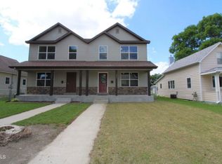 513 3rd St NW, Minot, ND 58703