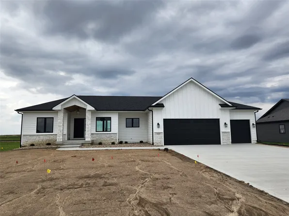 1113 Willow Dr, Huxley, IA 50124