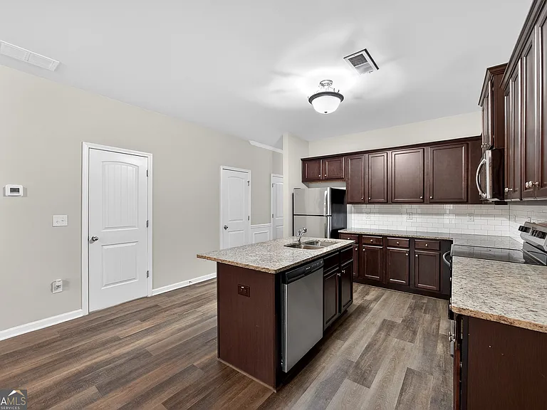 4497 Ravenwood Dr — Photo 6