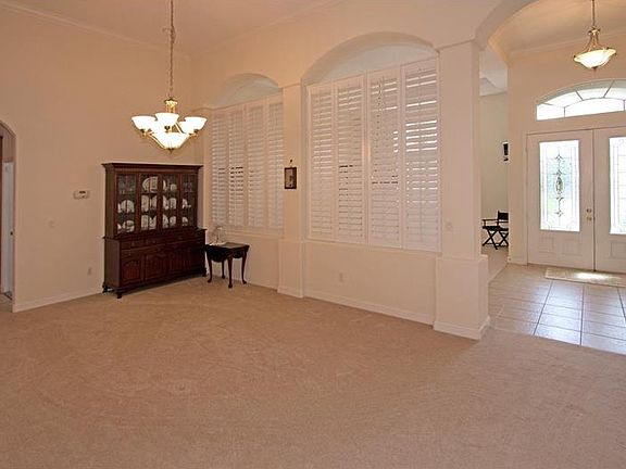 5th image of 960 Nola Dr