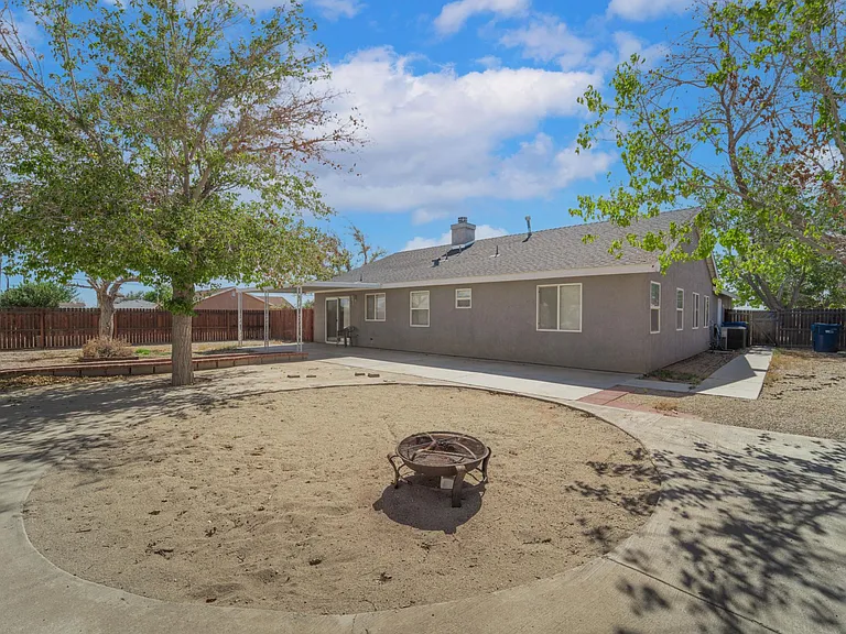 8497 Tamarack Ave — Photo 23