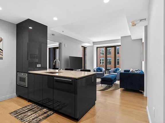 3rd image of 135 Seaport Blvd Unit 1506