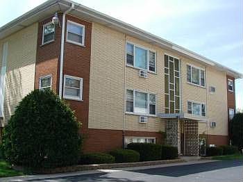 1st image of 1411 W Cossitt Ave APT 2B