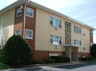 1411 W Cossitt Ave APT 2B, La Grange, IL 60525