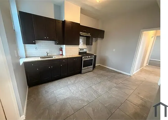 13 Oxford St #3 — Photo 2