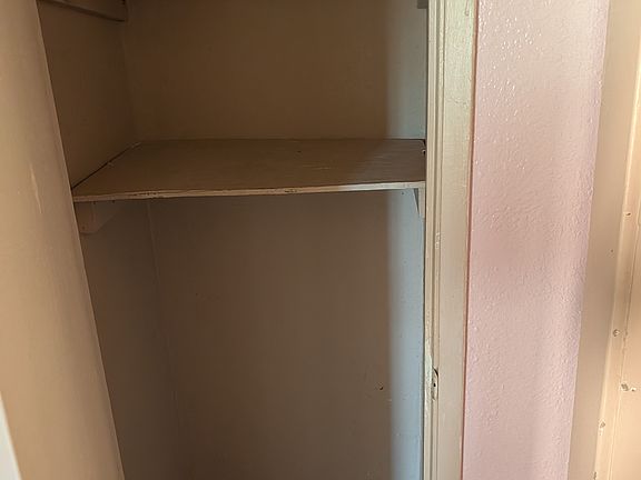 5th image of 1227 Hiawatha Ave #B