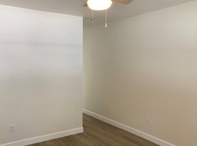 8765 S San Pedro St, Los Angeles, CA