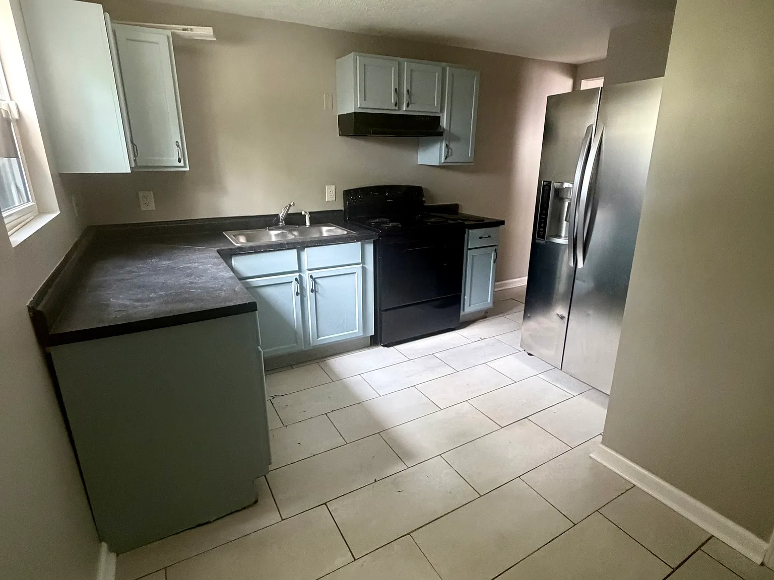3 bed, 1.5 bath, 1134 sqft, $1,350 — Photo 3