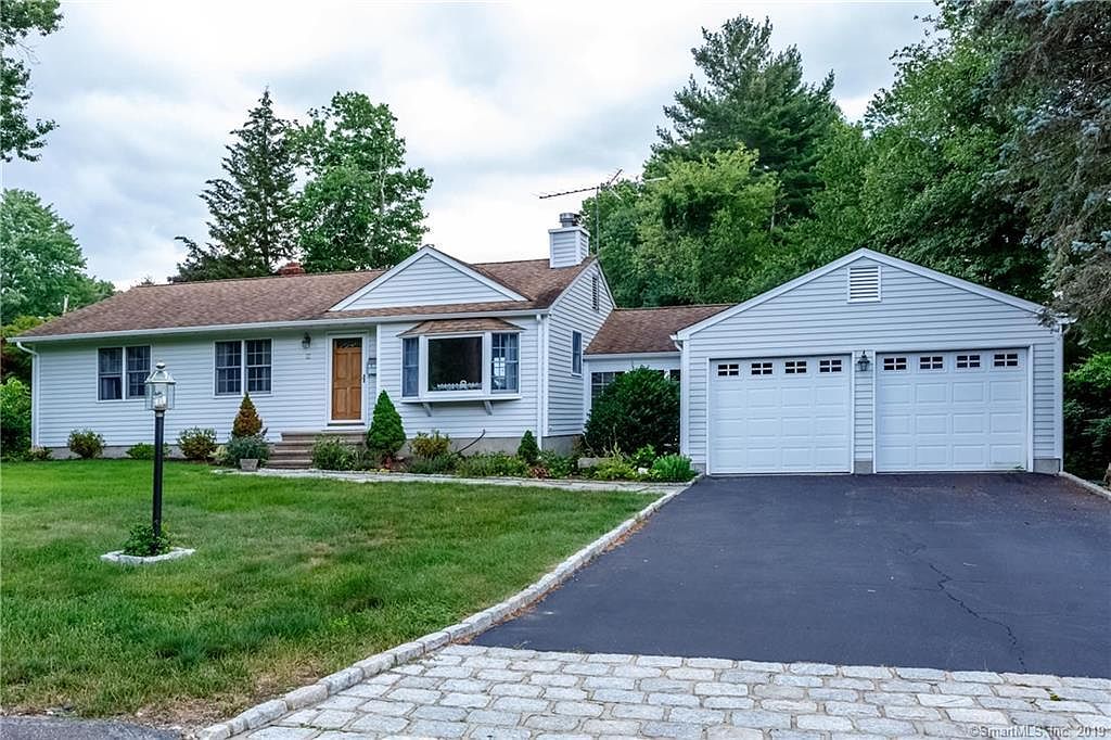 37 Smith Pl, Trumbull, CT 06611 | Zillow