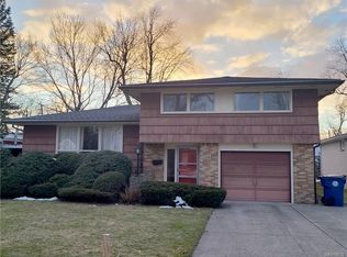 51 Bernhardt Dr, Amherst, NY 14226