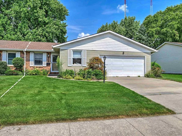 1961 E Farnsworth Dr, South Bend, IN 46614