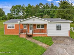 922 Chittum Dr, Tazewell, TN 37879