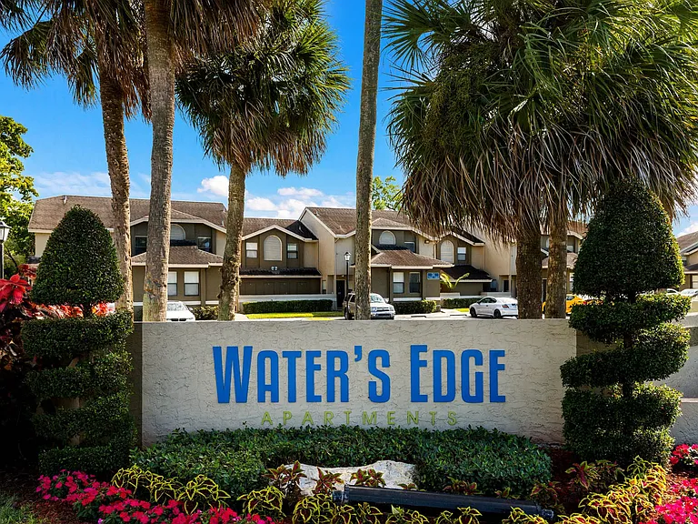 Water's Edge Apartments — Photo 16
