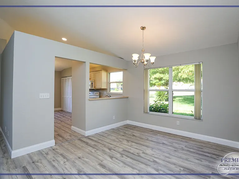 402 Emerald Bay Cir #E7 — Photo 15