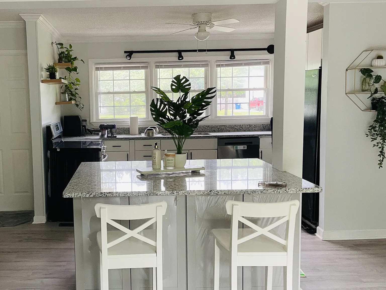 3 bed, $3,200 — Photo 1