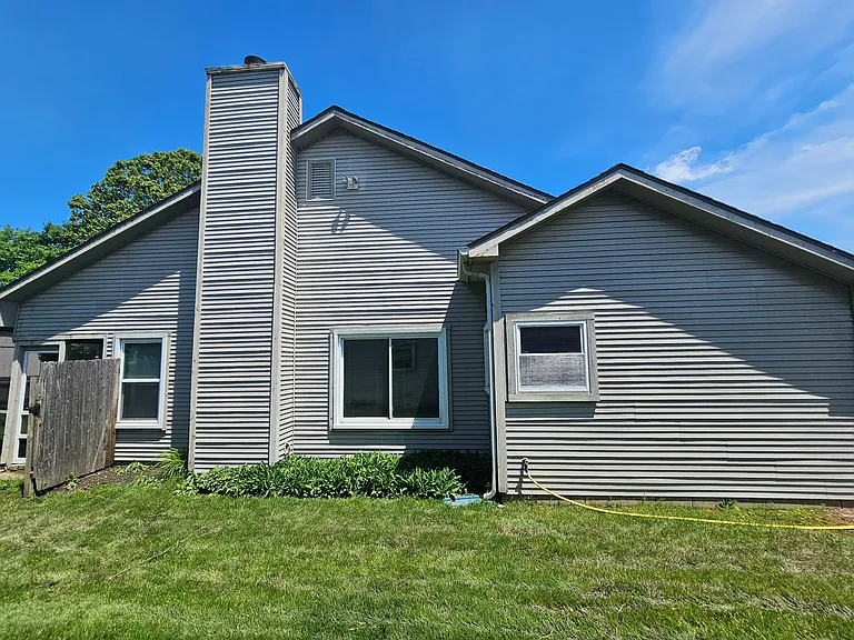3122 Village Park North Dr — Photo 2