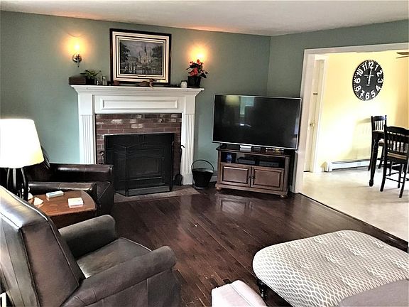 3rd image of 105 Fairview Ln