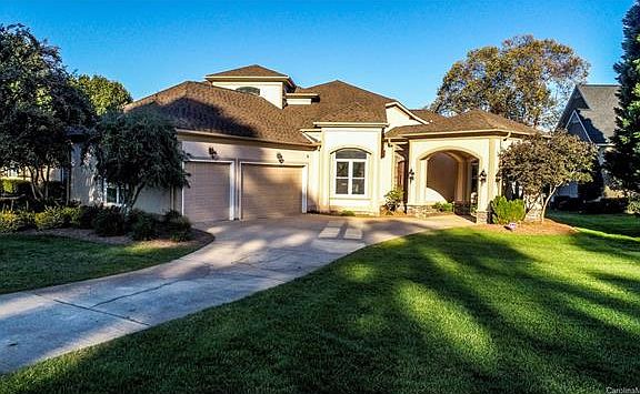 3rd image of 1048 Shoreline Dr