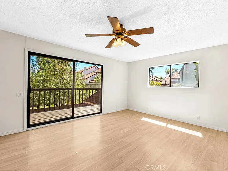 1407 Lakeside Ln — Photo 58